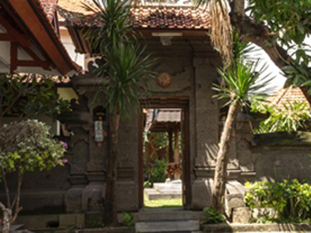 Tempat Tidur & Sarapan Karana Kuta Bali 2*