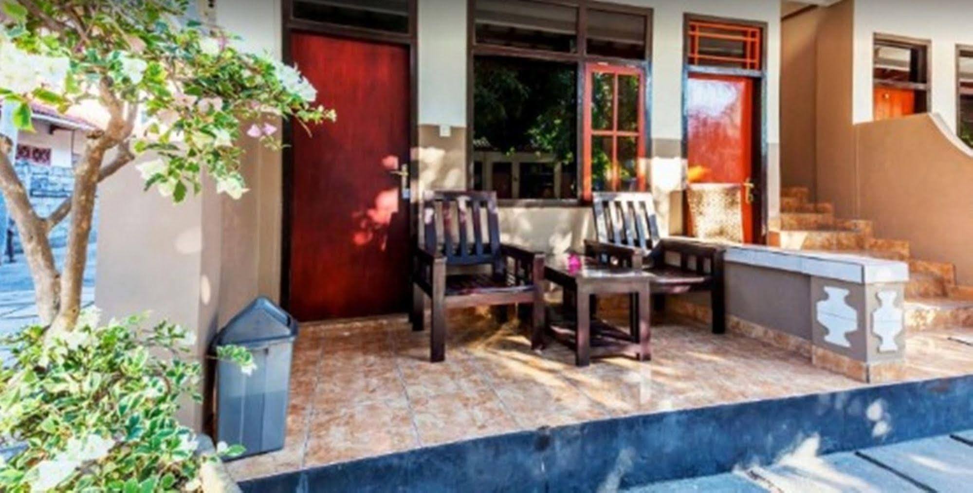Tempat Tidur & Sarapan Karana Kuta Bali 2*